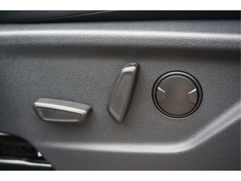 Ford Transit Custom 320L 170PK DC Sport AUT AWD BPM VRIJ!! Navi, ACC, Trekhaak, 360° Cam, 17" LM, 2x Schuifdeur!! NR. 953