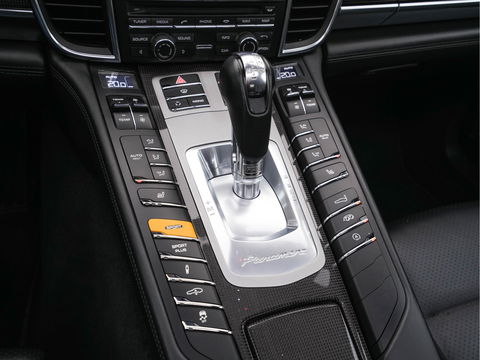 Porsche Panamera 4.8 Turbo S AWD Aut. *TECHART-TUNING | CERAMIC-BRAKES | PANO | SPORT-CHRONO-PACK | FULL-LEATHER | BURMESTER-SOUND | XENON | MEMORY-PACK | SPORT-SEATS | CARBON-INTERIOR | CAMERA | AIR-SUSPENSION | NAVI-FULLMA