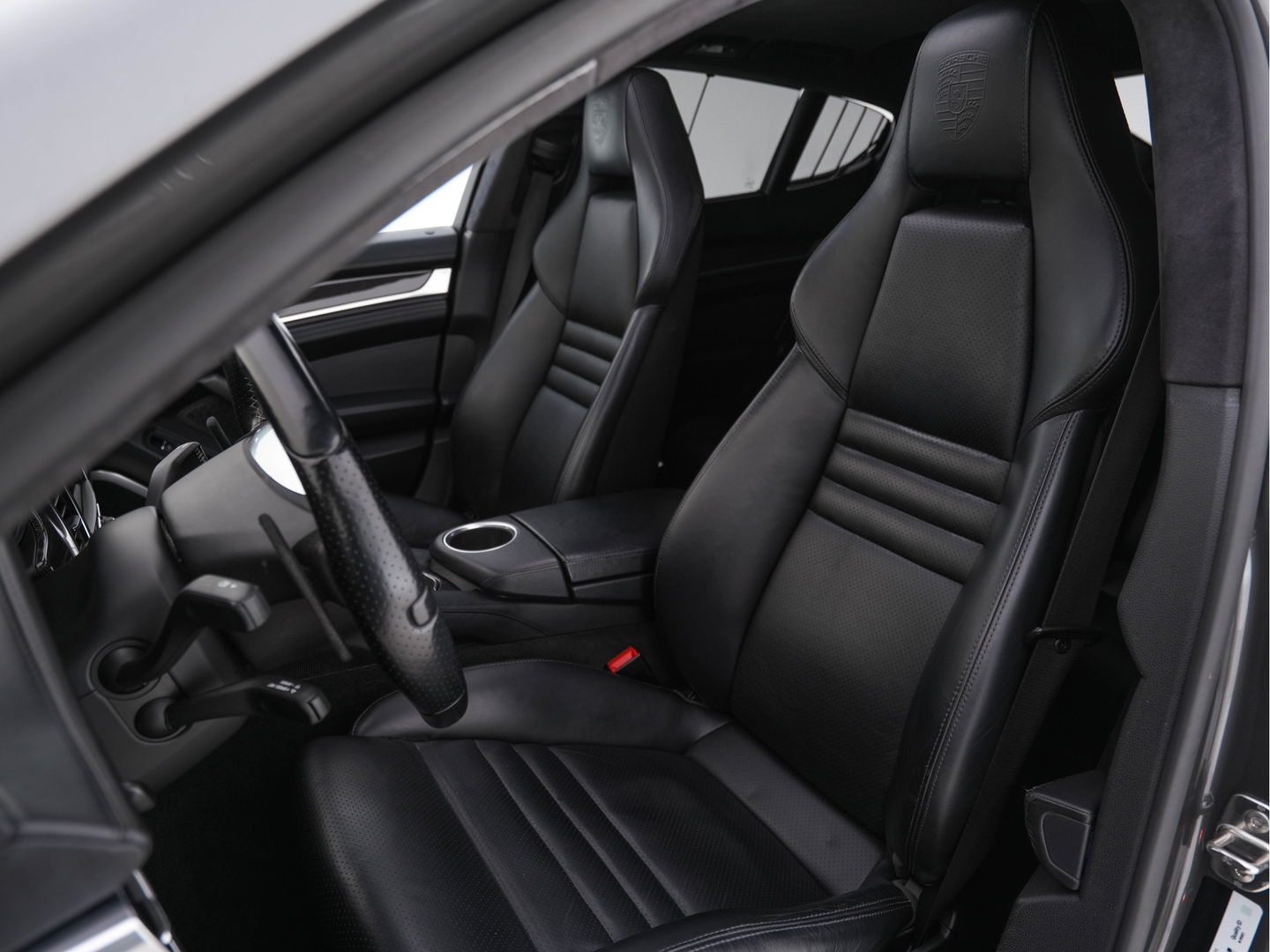 Porsche Panamera 4.8 Turbo S AWD Aut. *TECHART-TUNING | CERAMIC-BRAKES | PANO | SPORT-CHRONO-PACK | FULL-LEATHER | BURMESTER-SOUND | XENON | MEMORY-PACK | SPORT-SEATS | CARBON-INTERIOR | CAMERA | AIR-SUSPENSION | NAVI-FULLMA
