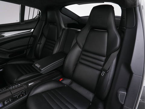 Porsche Panamera 4.8 Turbo S AWD Aut. *TECHART-TUNING | CERAMIC-BRAKES | PANO | SPORT-CHRONO-PACK | FULL-LEATHER | BURMESTER-SOUND | XENON | MEMORY-PACK | SPORT-SEATS | CARBON-INTERIOR | CAMERA | AIR-SUSPENSION | NAVI-FULLMA
