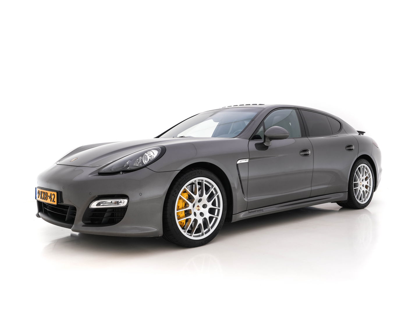 Porsche Panamera 4.8 Turbo S AWD Aut. *TECHART-TUNING | CERAMIC-BRAKES | PANO | SPORT-CHRONO-PACK | FULL-LEATHER | BURMESTER-SOUND | XENON | MEMORY-PACK | SPORT-SEATS | CARBON-INTERIOR | CAMERA | AIR-SUSPENSION | NAVI-FULLMA