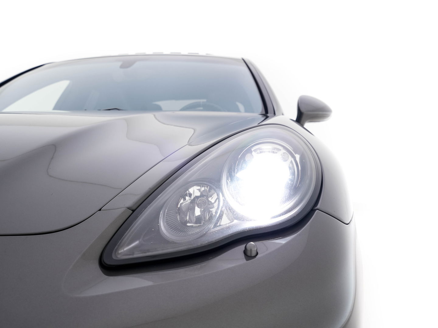 Porsche Panamera 4.8 Turbo S AWD Aut. *TECHART-TUNING | CERAMIC-BRAKES | PANO | SPORT-CHRONO-PACK | FULL-LEATHER | BURMESTER-SOUND | XENON | MEMORY-PACK | SPORT-SEATS | CARBON-INTERIOR | CAMERA | AIR-SUSPENSION | NAVI-FULLMA