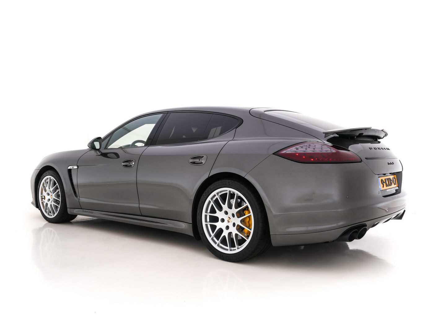 Porsche Panamera 4.8 Turbo S AWD Aut. *TECHART-TUNING | CERAMIC-BRAKES | PANO | SPORT-CHRONO-PACK | FULL-LEATHER | BURMESTER-SOUND | XENON | MEMORY-PACK | SPORT-SEATS | CARBON-INTERIOR | CAMERA | AIR-SUSPENSION | NAVI-FULLMA