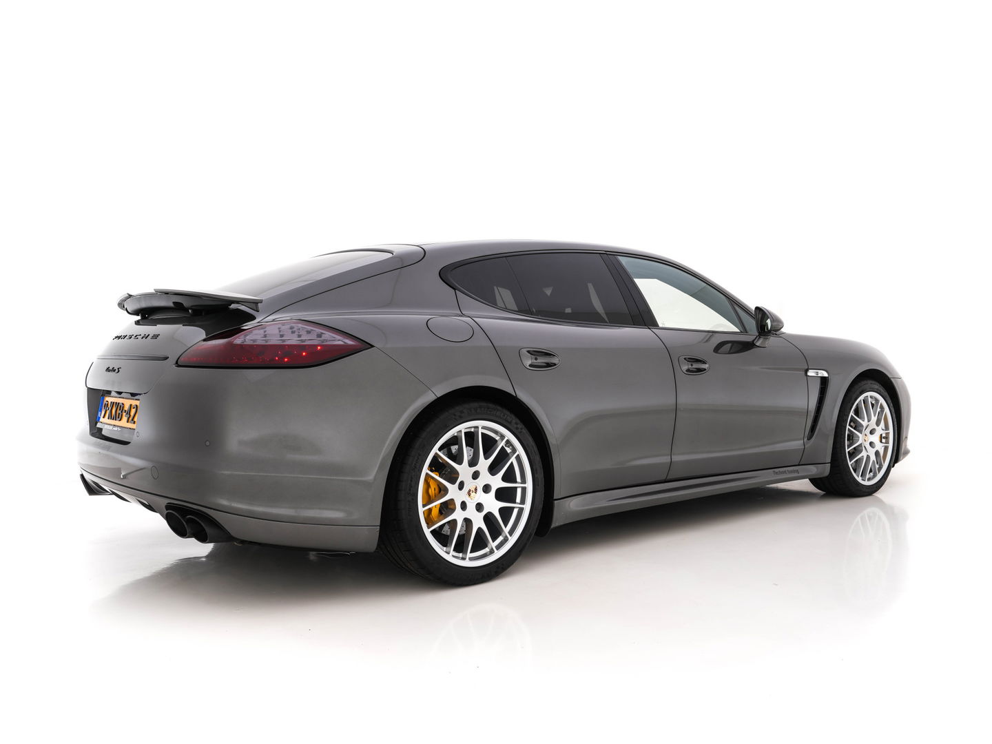 Porsche Panamera 4.8 Turbo S AWD Aut. *TECHART-TUNING | CERAMIC-BRAKES | PANO | SPORT-CHRONO-PACK | FULL-LEATHER | BURMESTER-SOUND | XENON | MEMORY-PACK | SPORT-SEATS | CARBON-INTERIOR | CAMERA | AIR-SUSPENSION | NAVI-FULLMA