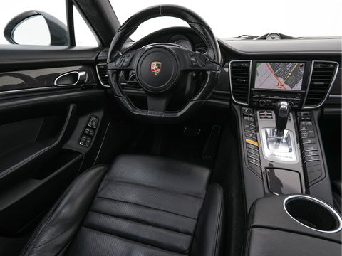 Porsche Panamera 4.8 Turbo S AWD Aut. *TECHART-TUNING | CERAMIC-BRAKES | PANO | SPORT-CHRONO-PACK | FULL-LEATHER | BURMESTER-SOUND | XENON | MEMORY-PACK | SPORT-SEATS | CARBON-INTERIOR | CAMERA | AIR-SUSPENSION | NAVI-FULLMA