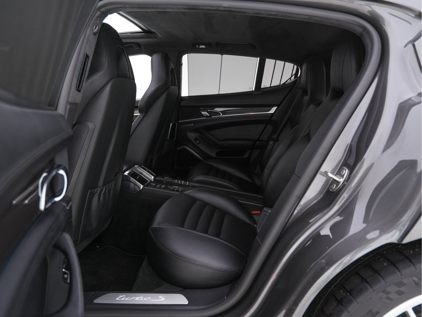 Porsche Panamera 4.8 Turbo S AWD Aut. *TECHART-TUNING | CERAMIC-BRAKES | PANO | SPORT-CHRONO-PACK | FULL-LEATHER | BURMESTER-SOUND | XENON | MEMORY-PACK | SPORT-SEATS | CARBON-INTERIOR | CAMERA | AIR-SUSPENSION | NAVI-FULLMA