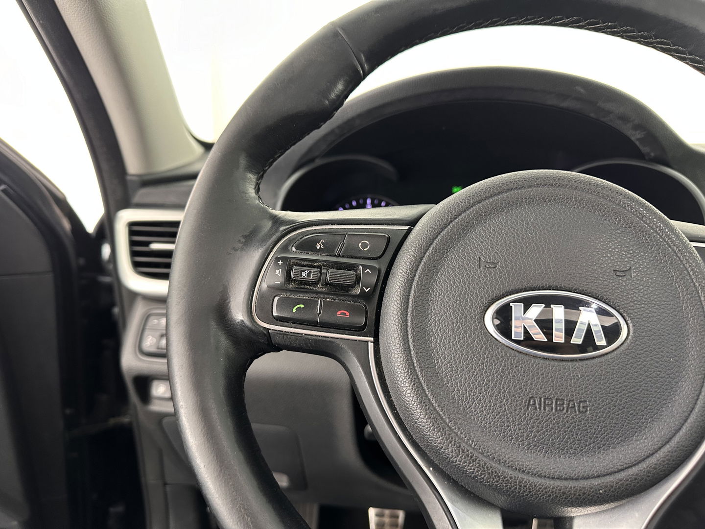 Kia Optima Sportswagon 1.7 CRDi DynamicLine *PANO | FULL-LEATHER | HARMAN/KARDON-AUDIO | NAVI-FULLMAP | CAMERA | KEYLESS | COMFORT-SEATS | MEMORY-PACK | ECC | HEATED-SEATS | LANE-ASSIST | PDC | CRUISE | 17''ALU*