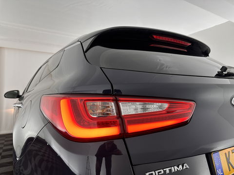 Kia Optima Sportswagon 1.7 CRDi DynamicLine *PANO | FULL-LEATHER | HARMAN/KARDON-AUDIO | NAVI-FULLMAP | CAMERA | KEYLESS | COMFORT-SEATS | MEMORY-PACK | ECC | HEATED-SEATS | LANE-ASSIST | PDC | CRUISE | 17''ALU*