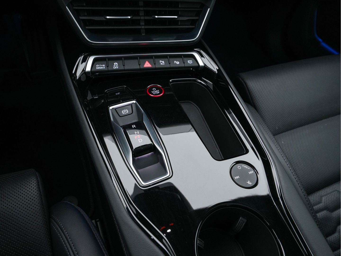 Audi e-tron GT 93 kWh AWD [ 3-Fase ] *PANO | FULL-LEATHER | BANG/OLUFSEN-AUDIO | HEAD-UP | ADAPT.CRUISE | BLINDSPOT |  MATRIX-LED | AIR-SUSPENSION | SPORT-SEATS | SURROUND-VIEW | KEYLESS | DIGI-COCKPIT | NAVI-FULLMAP | 21"ALU |