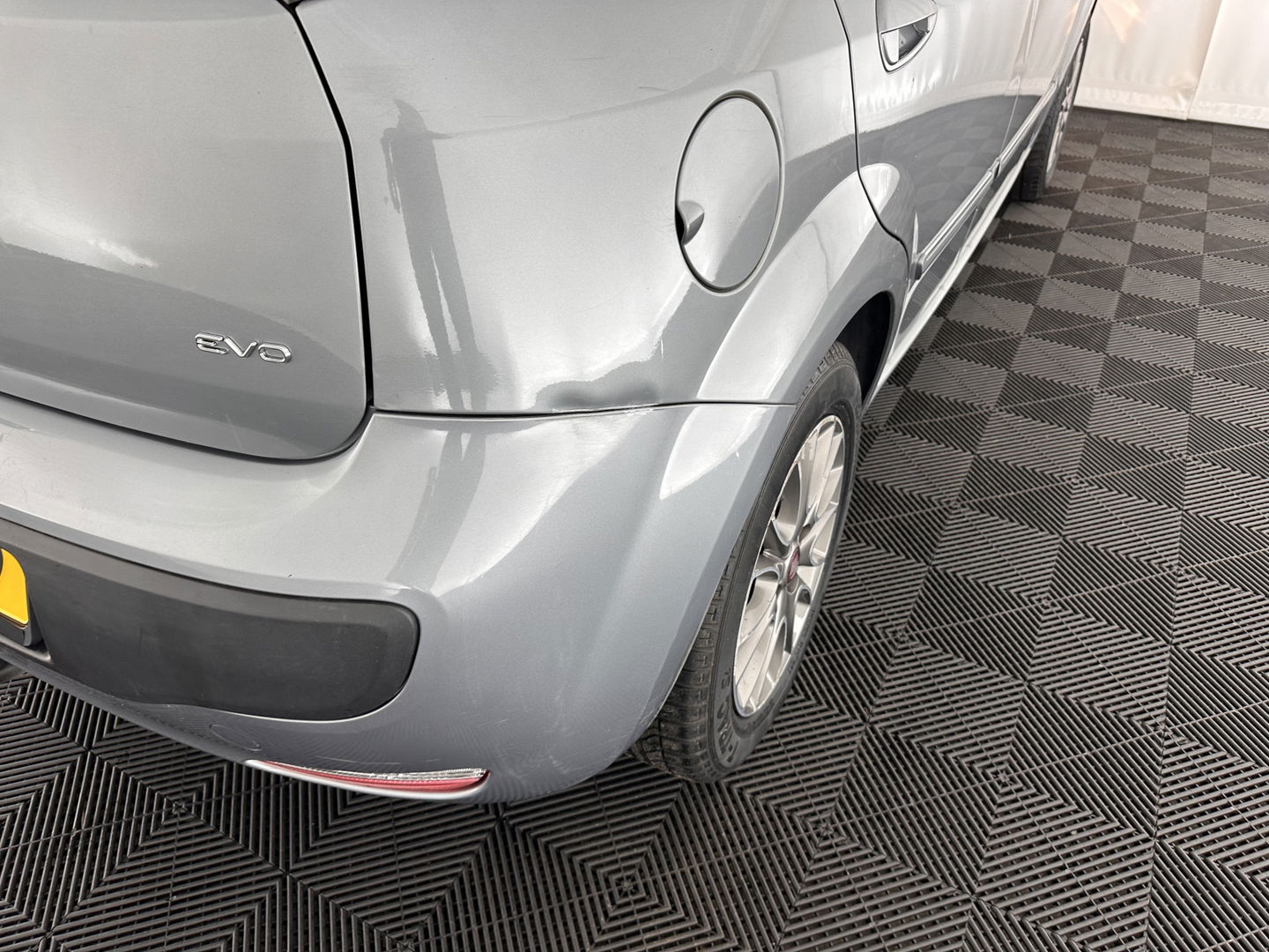 Fiat Punto Evo 1.3 M-Jet Dynamic *ECC | PDC | CRUISE | COMFORT-SEATS | TOWBAR | RADIO-CD/MP3 | 15''ALU *