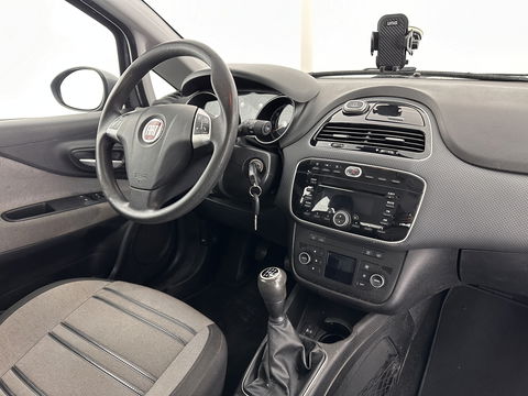 Fiat Punto Evo 1.3 M-Jet Dynamic *ECC | PDC | CRUISE | COMFORT-SEATS | TOWBAR | RADIO-CD/MP3 | 15''ALU *