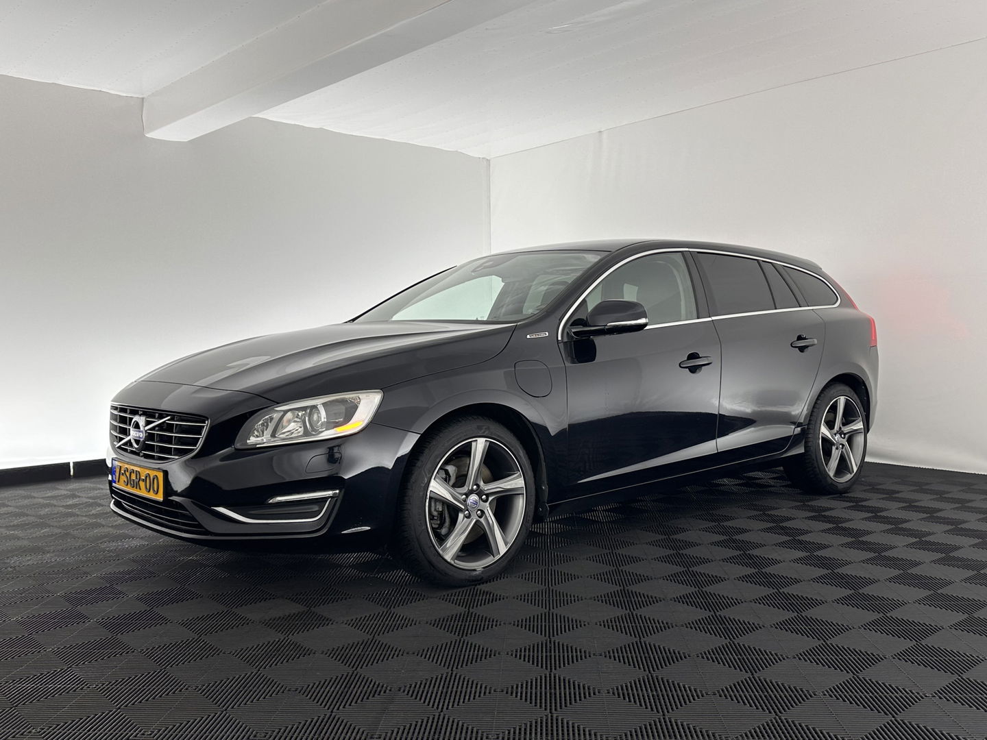Volvo V60 2.4 D6 AWD Plug-In Hybrid Summum Aut. *FULL-LEATHER | BI-XENON | MEMORY-PACK | COMFORT-SEATS | ECC | HEATED-SEATS | PDC | TOWBAR | 17''ALU*