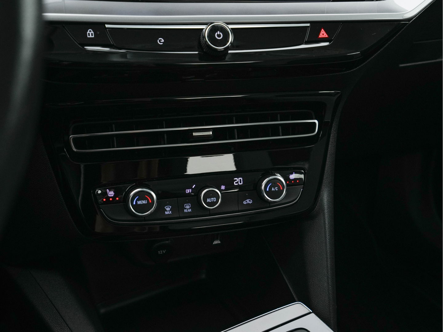 Opel Mokka-e Elegance 50-kWh 11kw Blue Ultimate [ 3-Fase ] (INCL-BTW) *FULL-LED | MICROFIBRE | HEATED-SEATS | DAB+ | KEYLESS | DIGI-COCKPIT | CARPLAY | AMBIENT-LIGHT | CAMERA | LANE-ASSIST | SPORT-SEATS | 17"ALU*