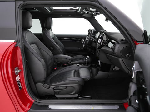 MINI Mini Electric Business Edition 33 kWh [ 3-Fase ] (INCL-BTW) Aut. *PANO | FULL-LEATHER | FULL-LED | HARMAN/KARDON-SOUND | KEYLESS | CAMERA | SPORT-SEATS | NAVI-FULLMAP  | ECC | HEATED-SEATS | AMBIENT-LIGHT | DAB | DIGI-COCKPIT | PDC | 17"ALU