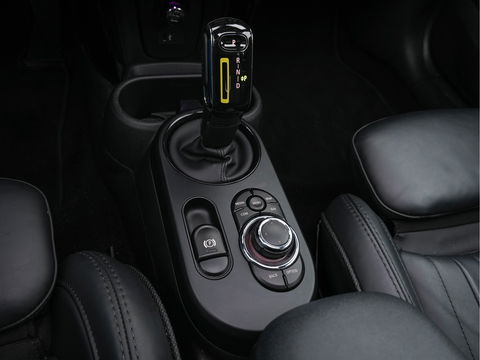 MINI Mini Electric Business Edition 33 kWh [ 3-Fase ] (INCL-BTW) Aut. *PANO | FULL-LEATHER | FULL-LED | HARMAN/KARDON-SOUND | KEYLESS | CAMERA | SPORT-SEATS | NAVI-FULLMAP  | ECC | HEATED-SEATS | AMBIENT-LIGHT | DAB | DIGI-COCKPIT | PDC | 17"ALU