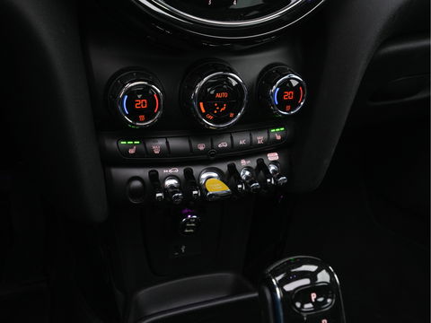 MINI Mini Electric Business Edition 33 kWh [ 3-Fase ] (INCL-BTW) Aut. *PANO | FULL-LEATHER | FULL-LED | HARMAN/KARDON-SOUND | KEYLESS | CAMERA | SPORT-SEATS | NAVI-FULLMAP  | ECC | HEATED-SEATS | AMBIENT-LIGHT | DAB | DIGI-COCKPIT | PDC | 17"ALU