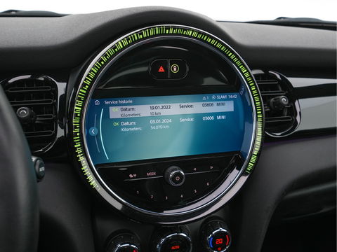 MINI Mini Electric Business Edition 33 kWh [ 3-Fase ] (INCL-BTW) Aut. *PANO | FULL-LEATHER | FULL-LED | HARMAN/KARDON-SOUND | KEYLESS | CAMERA | SPORT-SEATS | NAVI-FULLMAP  | ECC | HEATED-SEATS | AMBIENT-LIGHT | DAB | DIGI-COCKPIT | PDC | 17"ALU