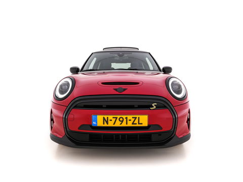 MINI Mini Electric Business Edition 33 kWh [ 3-Fase ] (INCL-BTW) Aut. *PANO | FULL-LEATHER | FULL-LED | HARMAN/KARDON-SOUND | KEYLESS | CAMERA | SPORT-SEATS | NAVI-FULLMAP  | ECC | HEATED-SEATS | AMBIENT-LIGHT | DAB | DIGI-COCKPIT | PDC | 17"ALU