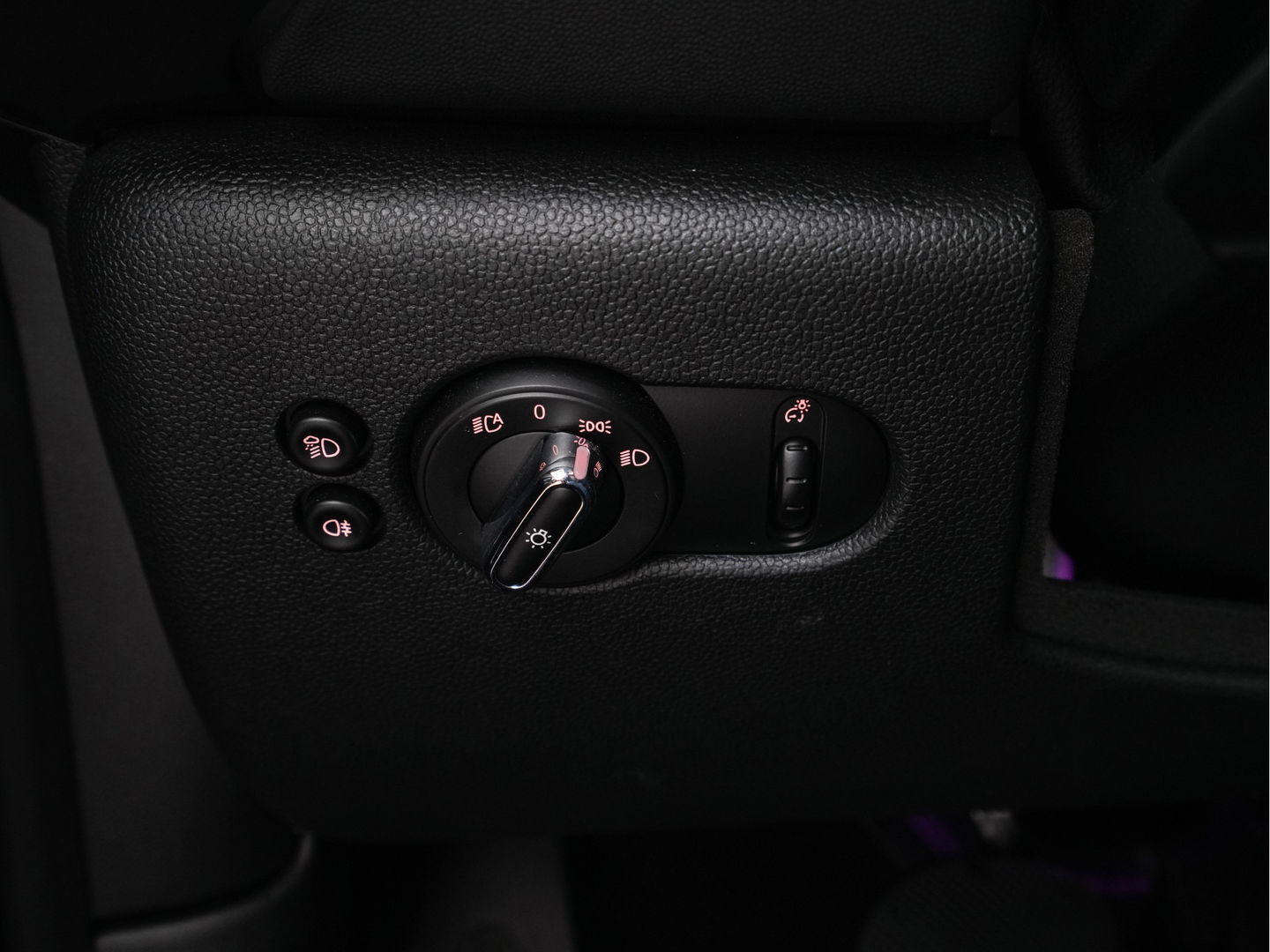 MINI Mini Electric Business Edition 33 kWh [ 3-Fase ] (INCL-BTW) Aut. *PANO | FULL-LEATHER | FULL-LED | HARMAN/KARDON-SOUND | KEYLESS | CAMERA | SPORT-SEATS | NAVI-FULLMAP  | ECC | HEATED-SEATS | AMBIENT-LIGHT | DAB | DIGI-COCKPIT | PDC | 17"ALU