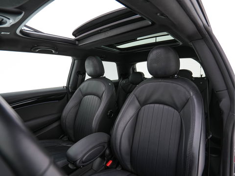 MINI Mini Electric Business Edition 33 kWh [ 3-Fase ] (INCL-BTW) Aut. *PANO | FULL-LEATHER | FULL-LED | HARMAN/KARDON-SOUND | KEYLESS | CAMERA | SPORT-SEATS | NAVI-FULLMAP  | ECC | HEATED-SEATS | AMBIENT-LIGHT | DAB | DIGI-COCKPIT | PDC | 17"ALU