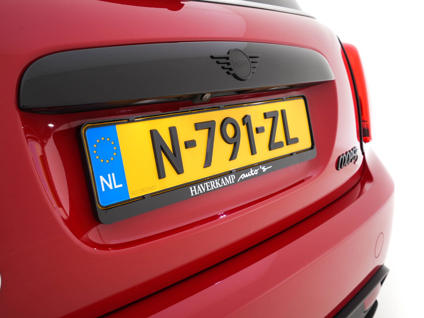 MINI Mini Electric Business Edition 33 kWh [ 3-Fase ] (INCL-BTW) Aut. *PANO | LUXURY-LEATHER | FULL-LED | HARMAN/KARDON-SOUND | KEYLESS | CAMERA | SPORT-SEATS | NAVI-FULLMAP  | ECC | HEATED-SEATS | AMBIENT-LIGHT | DAB | DIGI-COCKPIT | PDC | 17"A