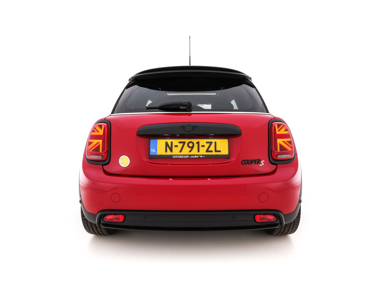 MINI Mini Electric Business Edition 33 kWh [ 3-Fase ] (INCL-BTW) Aut. *PANO | FULL-LEATHER | FULL-LED | HARMAN/KARDON-SOUND | KEYLESS | CAMERA | SPORT-SEATS | NAVI-FULLMAP  | ECC | HEATED-SEATS | AMBIENT-LIGHT | DAB | DIGI-COCKPIT | PDC | 17"ALU