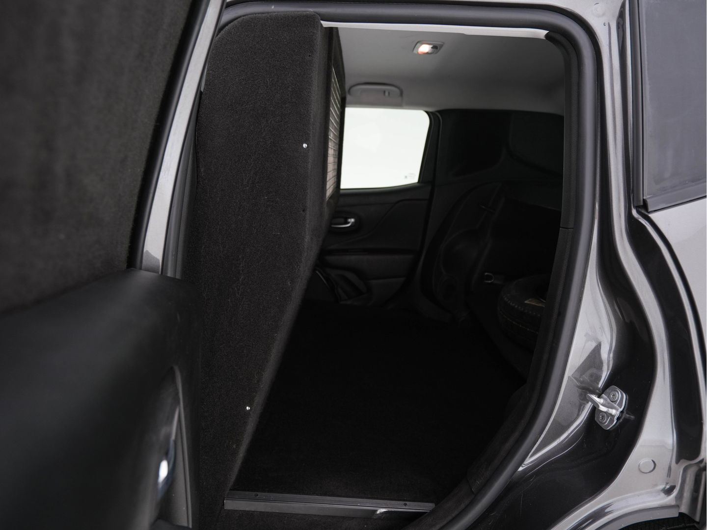 Jeep Renegade 1.4 MultiAir Longitude Night-Eagle [ VAN ] *NAVI-FULLMAP | AIRCO | CRUISE | KEYLESS | MICROFIBRE-COMFORT-SEATS | TOWBAR | 18''ALU*
