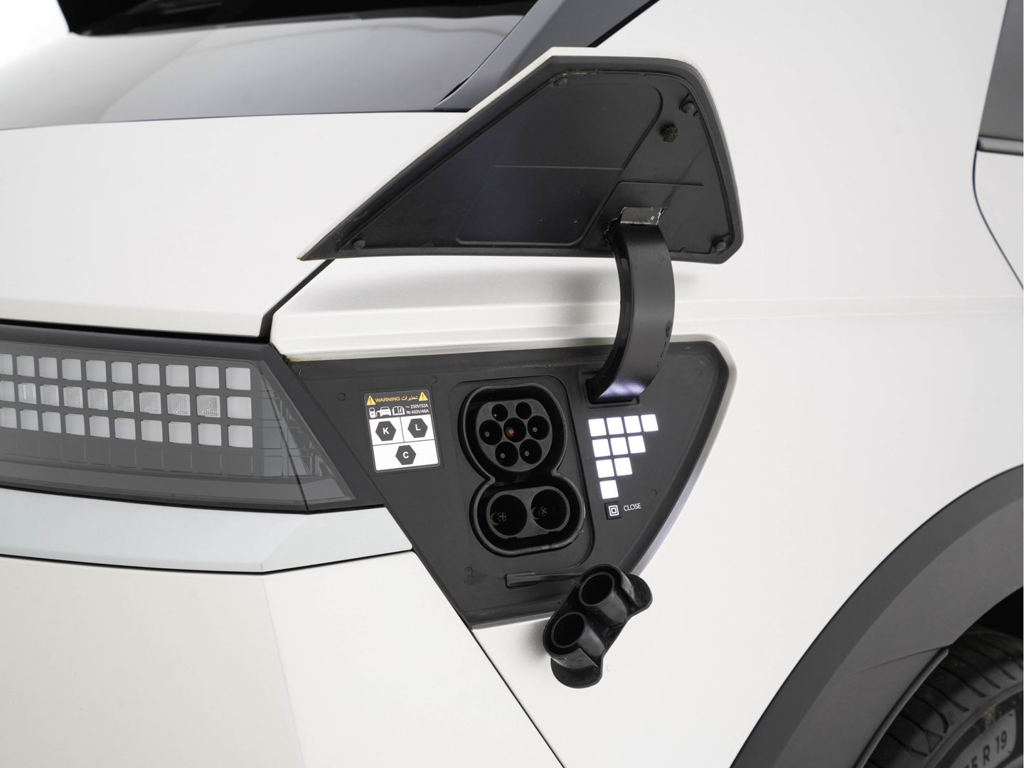 Hyundai IONIQ 5 Connect+ 73kWh [ 3-Fase ] (INCL-BTW) *FULL-LEATHER | BOSE-SOUND | HEATPUMP | FULL-LED | KEYLESS | NAVI-FULLMAP |  ADAPTIVE-CRUISE |  DAB | CAMERA | MEMORY-PACK | DIGI-COCKPIT | SHIFT-PADDLES | LANE-ASSIST...