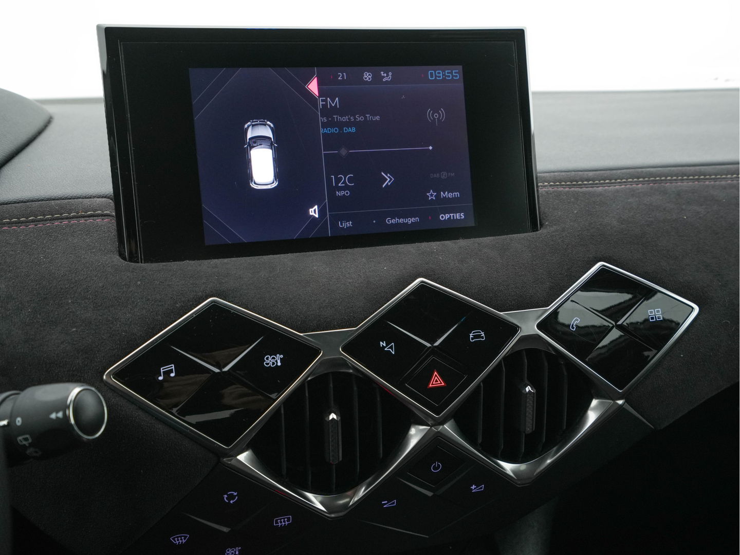 DS DS 3 Crossback E-Tense So Chic Performance-Pack 50 kWh [ 3-Fase ] (INCL-BTW) *LEATHER-MICROFIBRE | DIGI-COCKPIT | SPORT-SEATS | CARPLAY | DAB+ | ECC | LANE-ASSIST | PDC | CCS-FASTLOADER | CRUISE | 17"ALU**