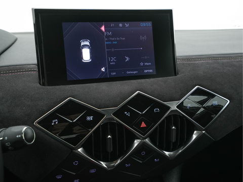 DS DS 3 Crossback E-Tense So Chic Performance-Pack 50 kWh [ 3-Fase ] (INCL-BTW) *LEATHER-MICROFIBRE | DIGI-COCKPIT | SPORT-SEATS | CARPLAY | DAB+ | ECC | LANE-ASSIST | PDC | CCS-FASTLOADER | CRUISE | 17"ALU**