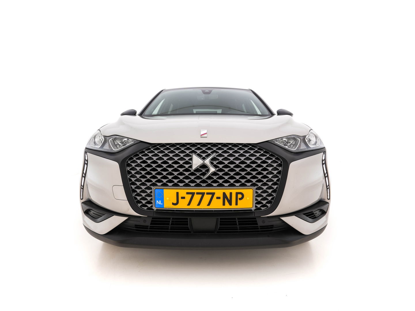 DS DS 3 Crossback E-Tense So Chic Performance-Pack 50 kWh [ 3-Fase ] (INCL-BTW) *LEATHER-MICROFIBRE | DIGI-COCKPIT | SPORT-SEATS | CARPLAY | DAB+ | ECC | LANE-ASSIST | PDC | CCS-FASTLOADER | CRUISE | 17"ALU**