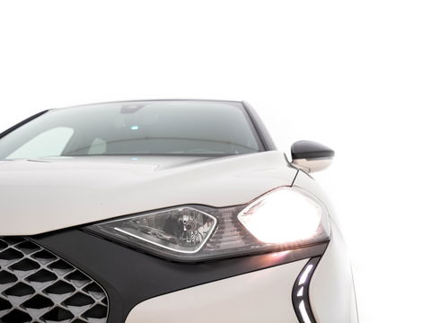 DS DS 3 Crossback E-Tense So Chic Performance-Pack 50 kWh [ 3-Fase ] (INCL-BTW) *LEATHER-MICROFIBRE | DIGI-COCKPIT | SPORT-SEATS | CARPLAY | DAB+ | ECC | LANE-ASSIST | PDC | CCS-FASTLOADER | CRUISE | 17"ALU**