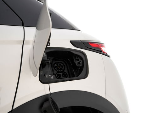 DS DS 3 Crossback E-Tense So Chic Performance-Pack 50 kWh [ 3-Fase ] (INCL-BTW) *LEATHER-MICROFIBRE | DIGI-COCKPIT | SPORT-SEATS | CARPLAY | DAB+ | ECC | LANE-ASSIST | PDC | CCS-FASTLOADER | CRUISE | 17"ALU**