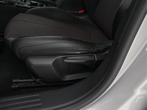 DS DS 3 Crossback E-Tense So Chic Performance-Pack 50 kWh [ 3-Fase ] (INCL-BTW) *LEATHER-MICROFIBRE | DIGI-COCKPIT | SPORT-SEATS | CARPLAY | DAB+ | ECC | LANE-ASSIST | PDC | CCS-FASTLOADER | CRUISE | 17"ALU**