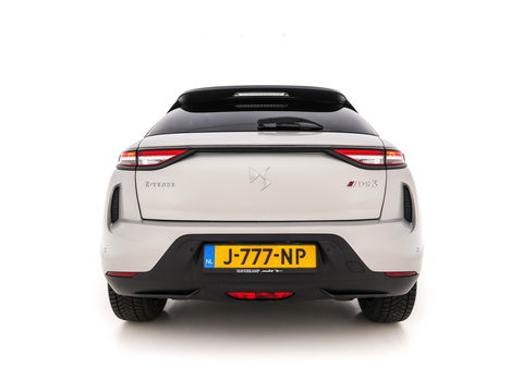 DS DS 3 Crossback E-Tense So Chic Performance-Pack 50 kWh [ 3-Fase ] (INCL-BTW) *LEATHER-MICROFIBRE | DIGI-COCKPIT | SPORT-SEATS | CARPLAY | DAB+ | ECC | LANE-ASSIST | PDC | CCS-FASTLOADER | CRUISE | 17"ALU**