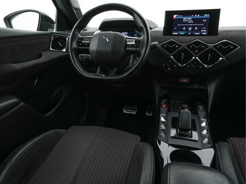 DS DS 3 Crossback E-Tense So Chic Performance-Pack 50 kWh [ 3-Fase ] (INCL-BTW) *LEATHER-MICROFIBRE | DIGI-COCKPIT | SPORT-SEATS | CARPLAY | DAB+ | ECC | LANE-ASSIST | PDC | CCS-FASTLOADER | CRUISE | 17"ALU**
