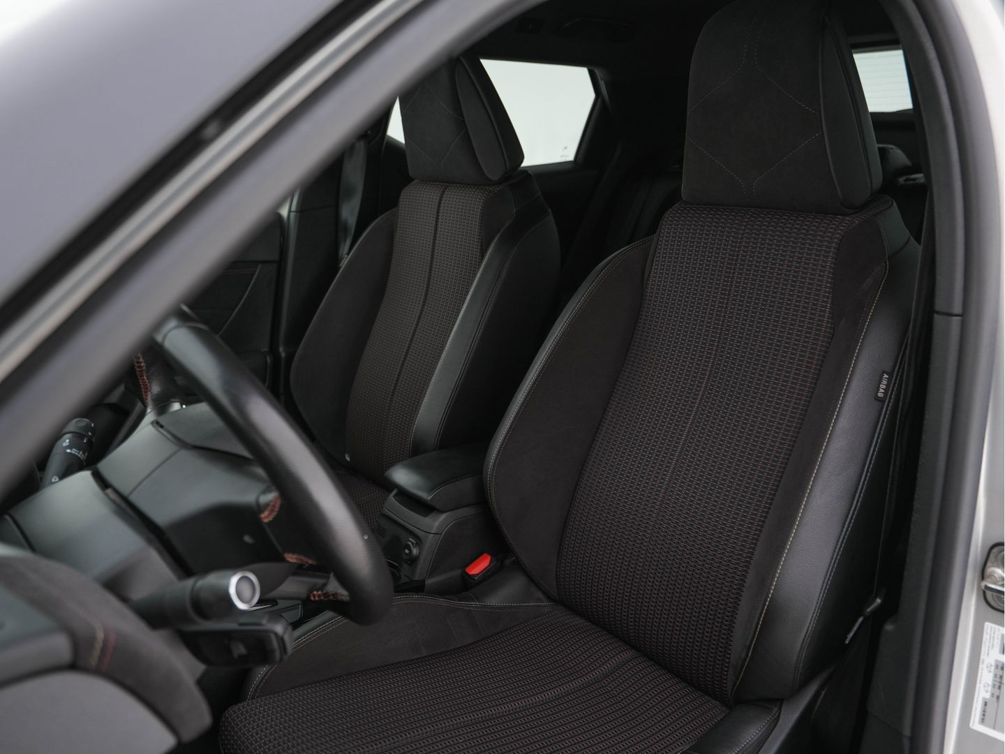 DS DS 3 Crossback E-Tense So Chic Performance-Pack 50 kWh [ 3-Fase ] (INCL-BTW) *LEATHER-MICROFIBRE | DIGI-COCKPIT | SPORT-SEATS | CARPLAY | DAB+ | ECC | LANE-ASSIST | PDC | CCS-FASTLOADER | CRUISE | 17"ALU**