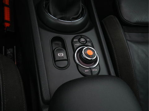 MINI Clubman 2.0 Cooper D Salt Business Aut. *PANO | CROSS-FULL-LEATHER | SPORT-SEATS | NAVI-FULLMAP | ECC | AMBIENT-LIGHT | PDC | CRUISE | TOWBAR | 18''ALU*