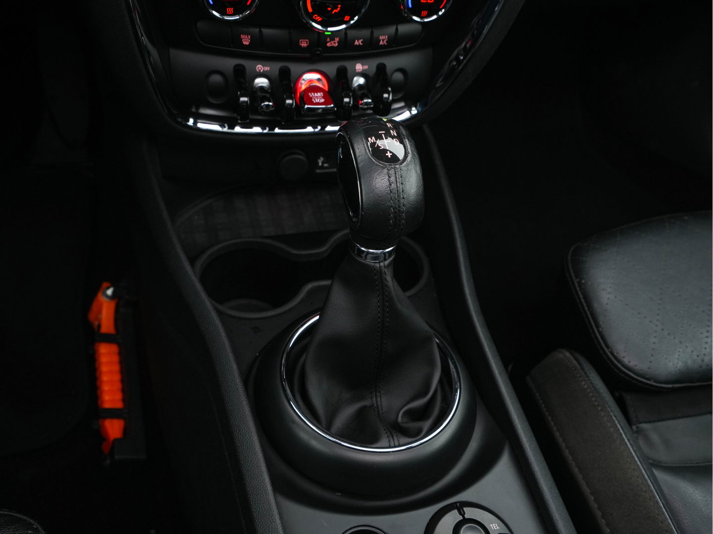 MINI Clubman 2.0 Cooper D Salt Business Aut. *PANO | CROSS-FULL-LEATHER | SPORT-SEATS | NAVI-FULLMAP | ECC | AMBIENT-LIGHT | PDC | CRUISE | TOWBAR | 18''ALU*