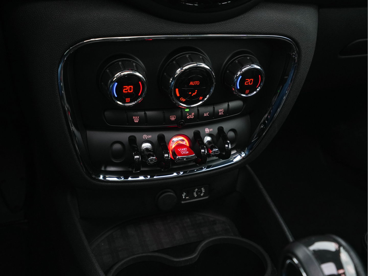 MINI Clubman 2.0 Cooper D Salt Business Aut. *PANO | CROSS-FULL-LEATHER | SPORT-SEATS | NAVI-FULLMAP | ECC | AMBIENT-LIGHT | PDC | CRUISE | TOWBAR | 18''ALU*
