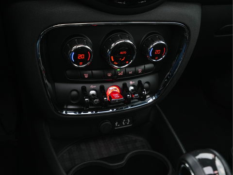 MINI Clubman 2.0 Cooper D Salt Business Aut. *PANO | CROSS-FULL-LEATHER | SPORT-SEATS | NAVI-FULLMAP | ECC | AMBIENT-LIGHT | PDC | CRUISE | TOWBAR | 18''ALU*