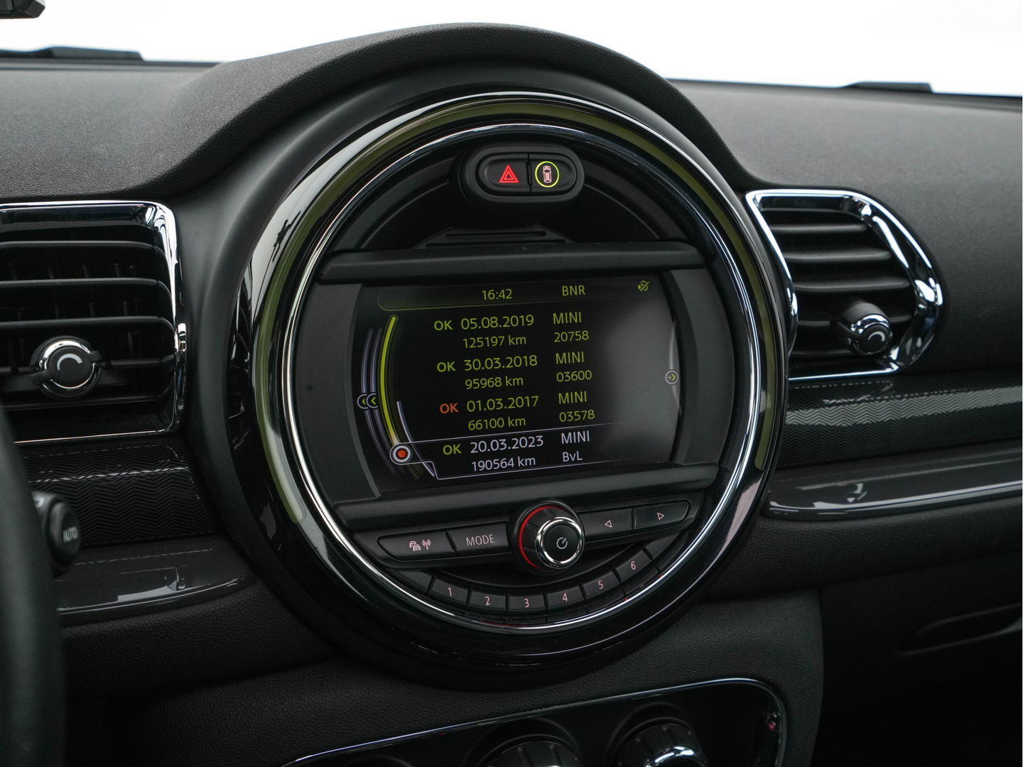 MINI Clubman 2.0 Cooper D Salt Business Aut. *PANO | CROSS-FULL-LEATHER | SPORT-SEATS | NAVI-FULLMAP | ECC | AMBIENT-LIGHT | PDC | CRUISE | TOWBAR | 18''ALU*