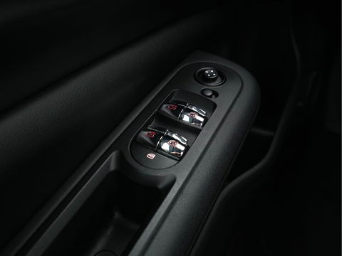 MINI Clubman 2.0 Cooper D Salt Business Aut. *PANO | CROSS-FULL-LEATHER | SPORT-SEATS | NAVI-FULLMAP | ECC | AMBIENT-LIGHT | PDC | CRUISE | TOWBAR | 18''ALU*