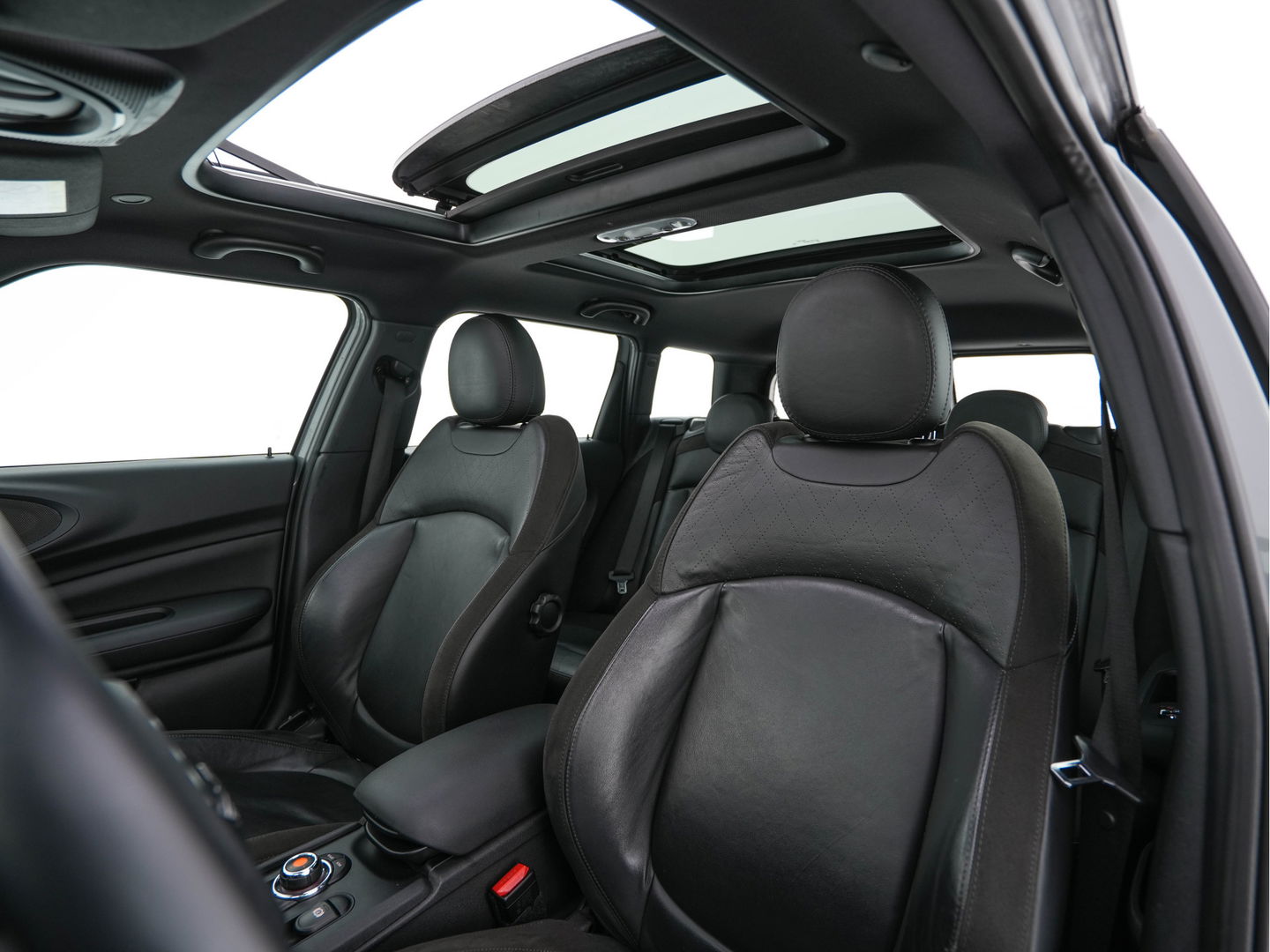 MINI Clubman 2.0 Cooper D Salt Business Aut. *PANO | CROSS-FULL-LEATHER | SPORT-SEATS | NAVI-FULLMAP | ECC | AMBIENT-LIGHT | PDC | CRUISE | TOWBAR | 18''ALU*