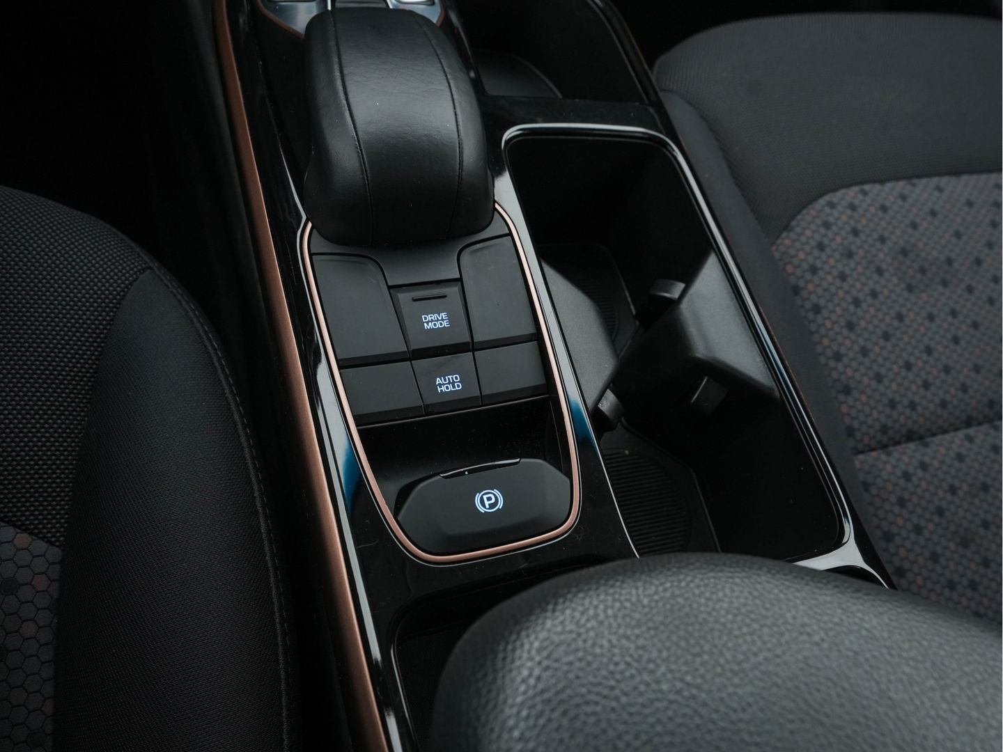Hyundai IONIQ Comfort EV Aut. *INFINITY-AUDIO | NAVI-FULLMAP | CAMERA | CCS-FASTLOADER | LANE-ASSIST | ADAPTIVE-CRUISE | KEYLESS | SHIFT-PADDLES | VESS | APP.CONNECT |  DAB+ | COMFORT-SEATS | 16"ALU*