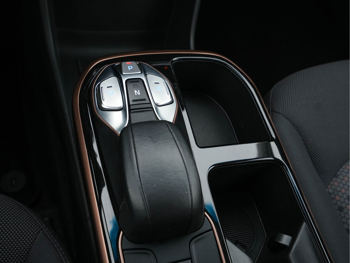 Hyundai IONIQ Comfort EV Aut. *INFINITY-AUDIO | NAVI-FULLMAP | CAMERA | CCS-FASTLOADER | LANE-ASSIST | ADAPTIVE-CRUISE | KEYLESS | SHIFT-PADDLES | VESS | APP.CONNECT |  DAB+ | COMFORT-SEATS | 16"ALU*