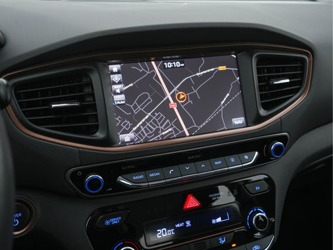 Hyundai IONIQ Comfort EV Aut. *INFINITY-AUDIO | NAVI-FULLMAP | CAMERA | CCS-FASTLOADER | LANE-ASSIST | ADAPTIVE-CRUISE | KEYLESS | SHIFT-PADDLES | VESS | APP.CONNECT |  DAB+ | COMFORT-SEATS | 16"ALU*