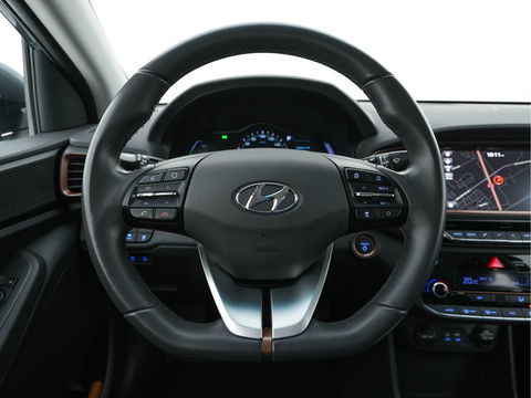 Hyundai IONIQ Comfort EV Aut. *INFINITY-AUDIO | NAVI-FULLMAP | CAMERA | CCS-FASTLOADER | LANE-ASSIST | ADAPTIVE-CRUISE | KEYLESS | SHIFT-PADDLES | VESS | APP.CONNECT |  DAB+ | COMFORT-SEATS | 16"ALU*