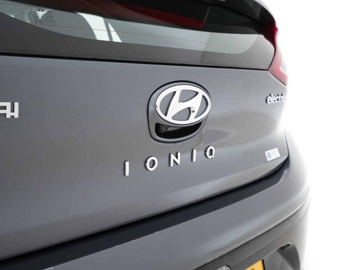 Hyundai IONIQ Comfort EV Aut. *INFINITY-AUDIO | NAVI-FULLMAP | CAMERA | CCS-FASTLOADER | LANE-ASSIST | ADAPTIVE-CRUISE | KEYLESS | SHIFT-PADDLES | VESS | APP.CONNECT |  DAB+ | COMFORT-SEATS | 16"ALU*