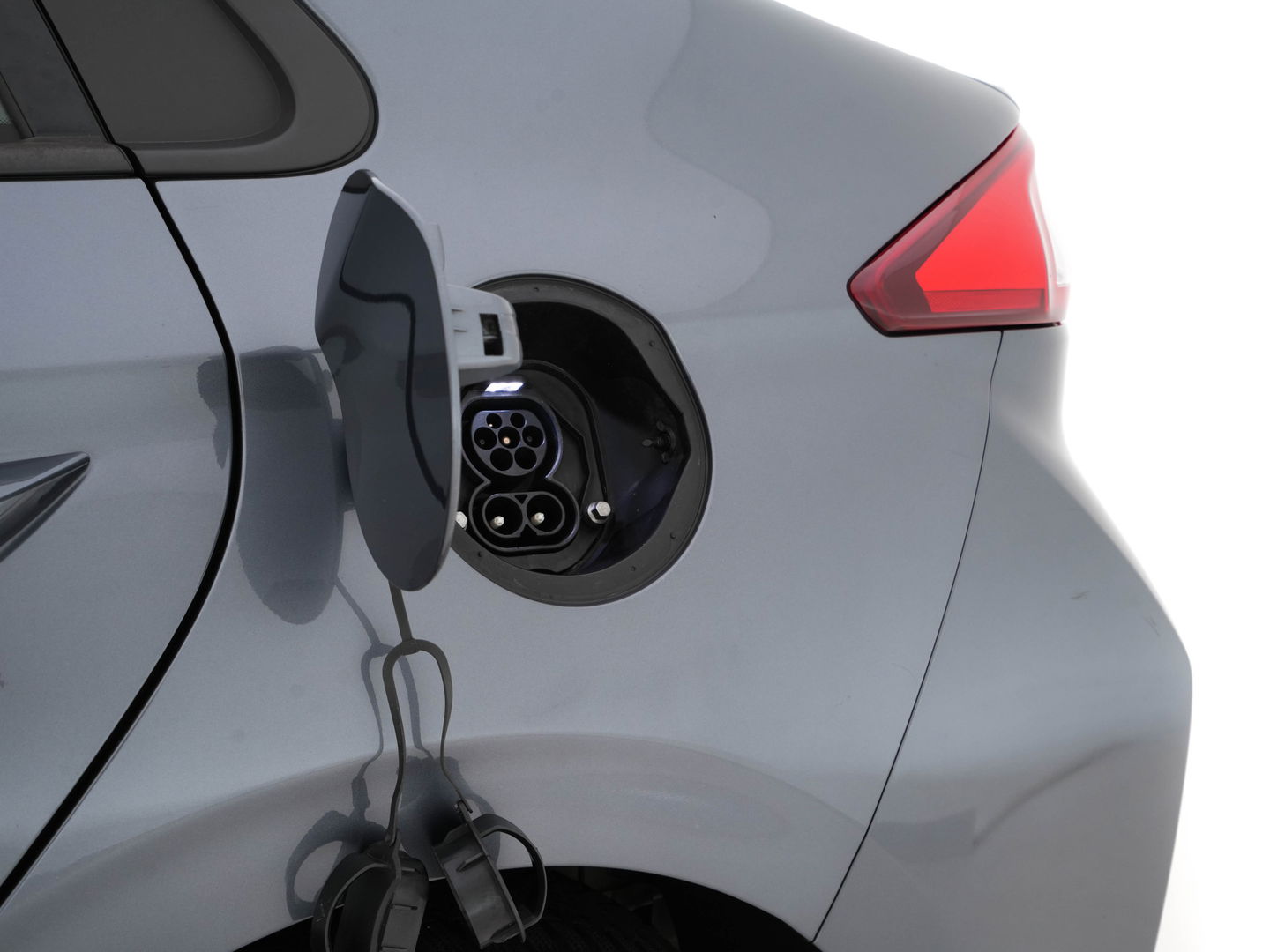 Hyundai IONIQ Comfort EV Aut. *INFINITY-AUDIO | NAVI-FULLMAP | CAMERA | CCS-FASTLOADER | LANE-ASSIST | ADAPTIVE-CRUISE | KEYLESS | SHIFT-PADDLES | VESS | APP.CONNECT |  DAB+ | COMFORT-SEATS | 16"ALU*